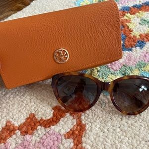 Tory Burch Cat Eye Sunglasses - like new!